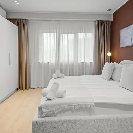 Center Boutique Design - Near Old Town Apartment *