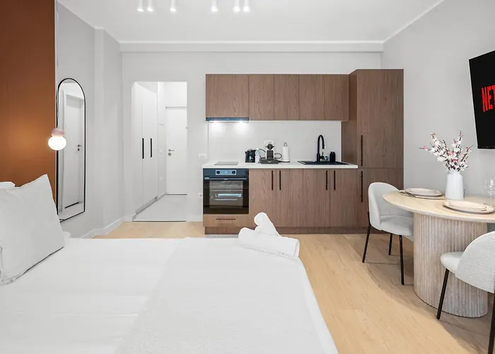 Top Location - City Center Design Studio - Near Old Town Bucarest