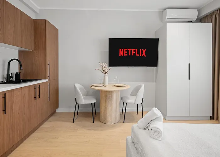 City Center Boutique Design Studio Near Old Town Апартаменты Бухарест